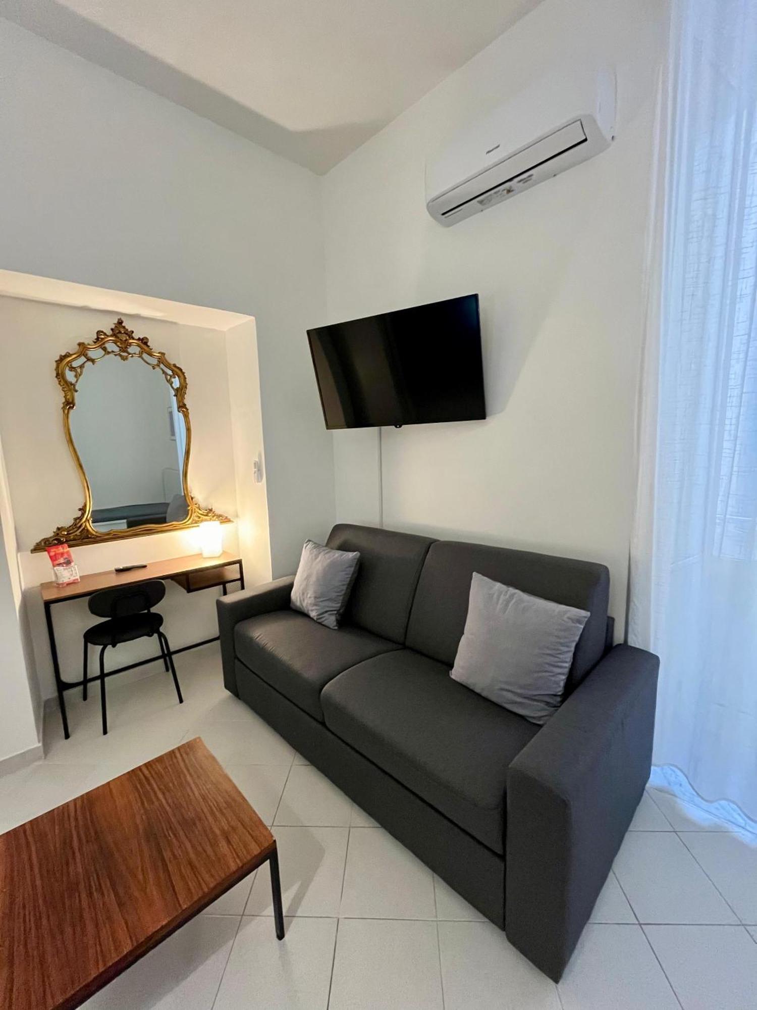 Pop Santa Chiara Bed & Breakfast Naples Exterior photo